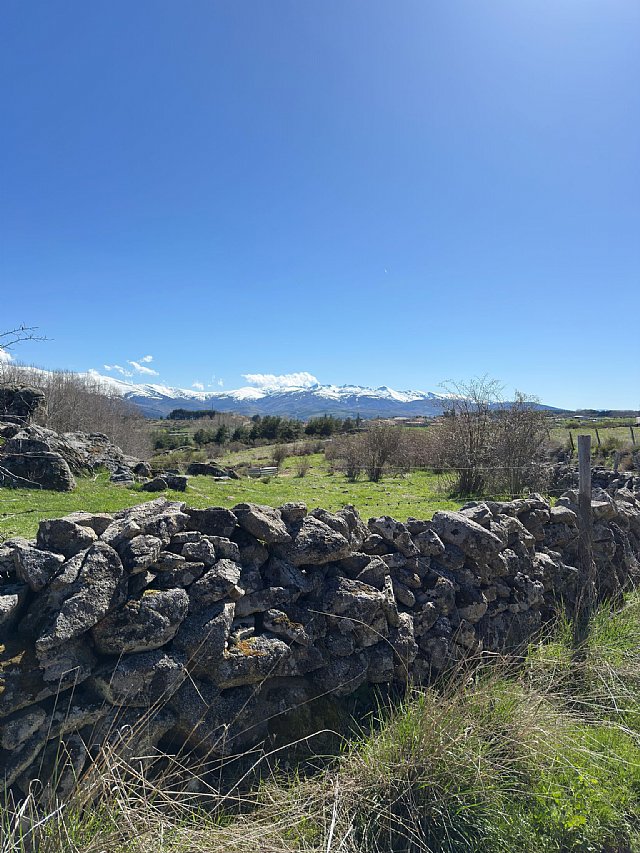 Mejorando la se&amp;#241;alizaci&amp;#243;n de rutas en la Sierra de Gredos: un paso m&amp;#225;s all&amp;#225;